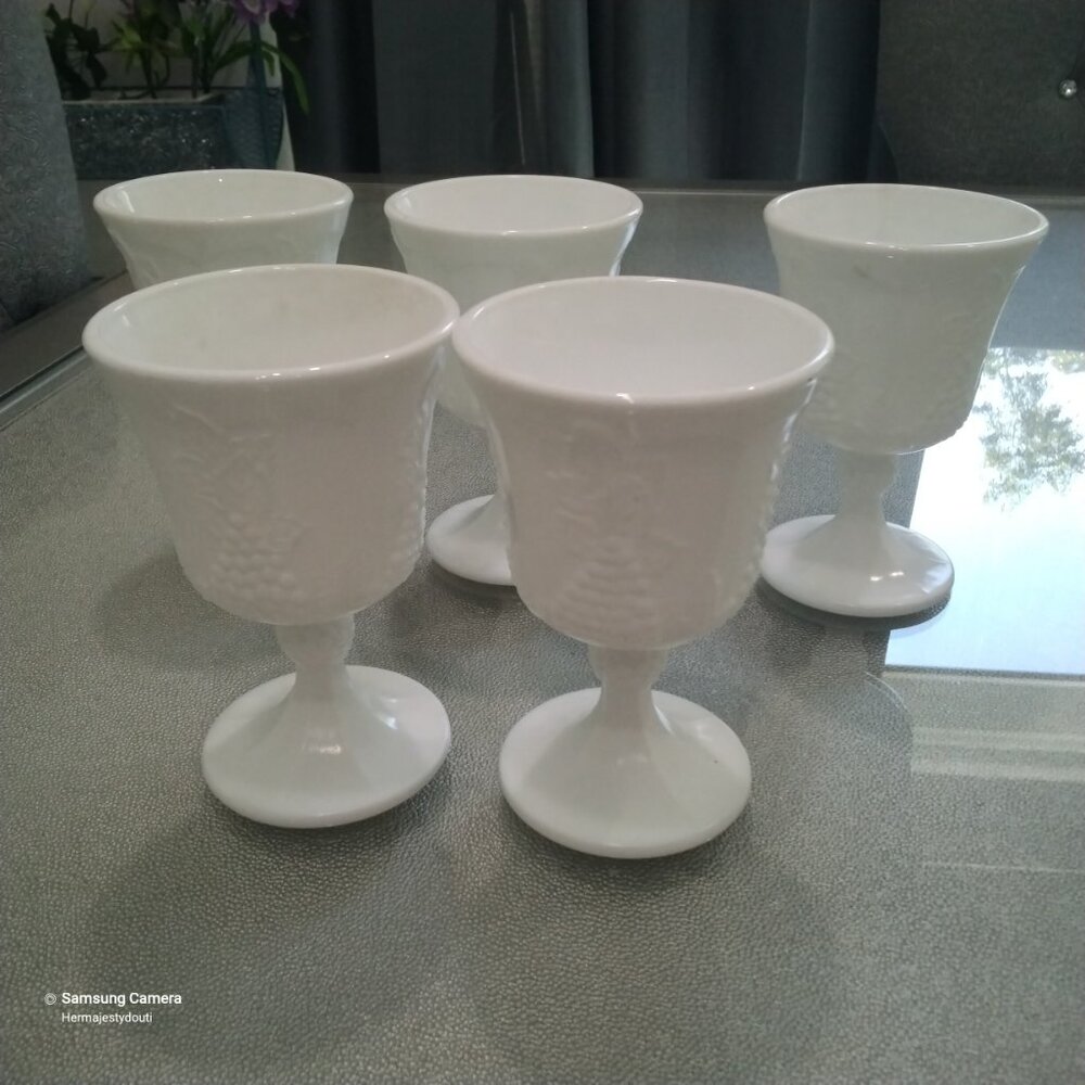 Vintage 1960s Mid-Century Harvest Colony Grape Embossed Indiana Milk Glass Set 5